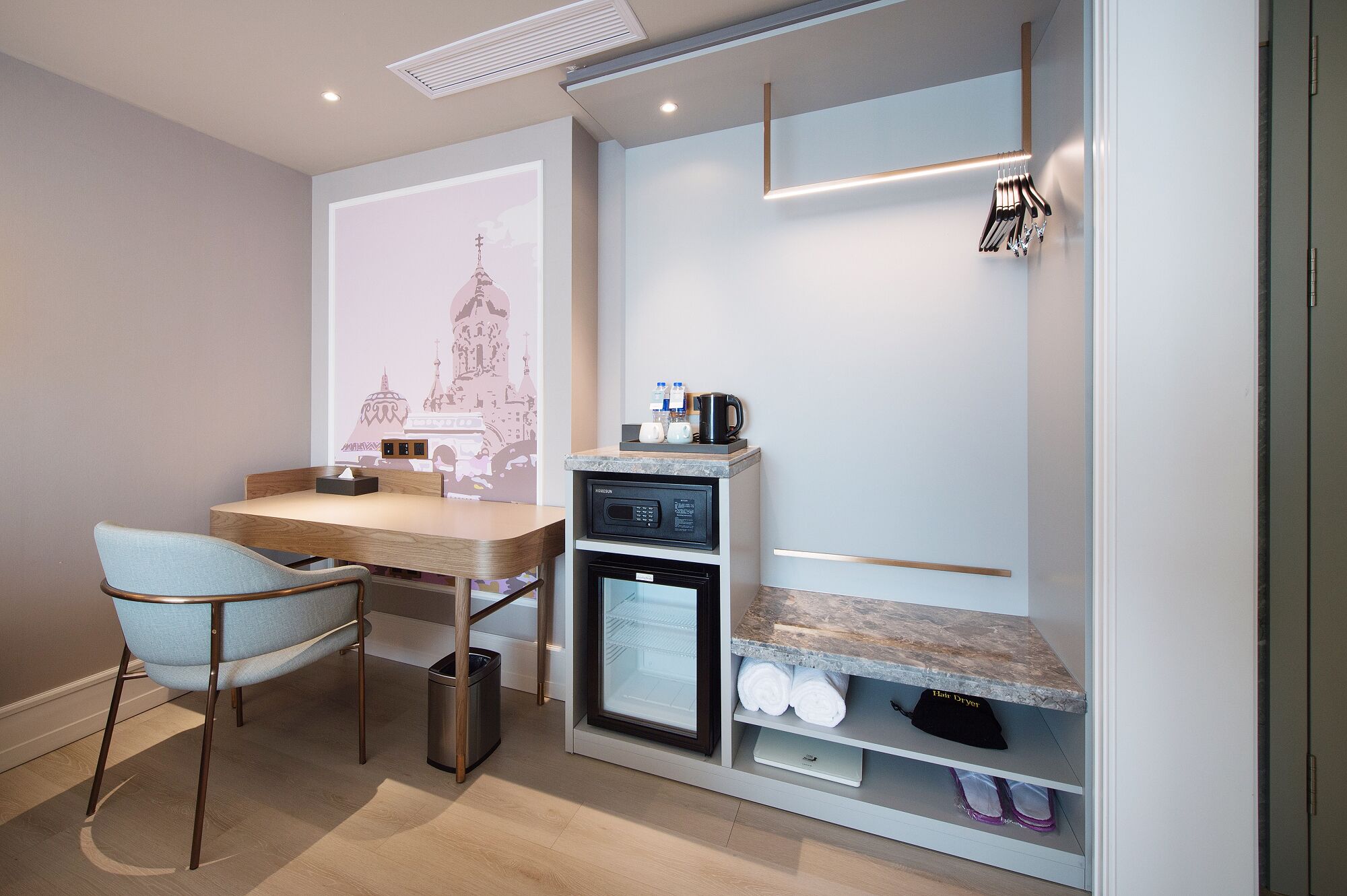 Privilege, Basic Room, 2 Twin Beds, Non Smoking | Down comforters, in-room safe, desk, free WiFi