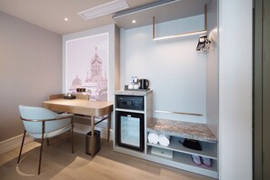 Privilege, Basic Room, 2 Single Beds, Non Smoking | Down duvets, in-room safe, desk, free WiFi - Mercure Harbin Hexing Road (Harbin)