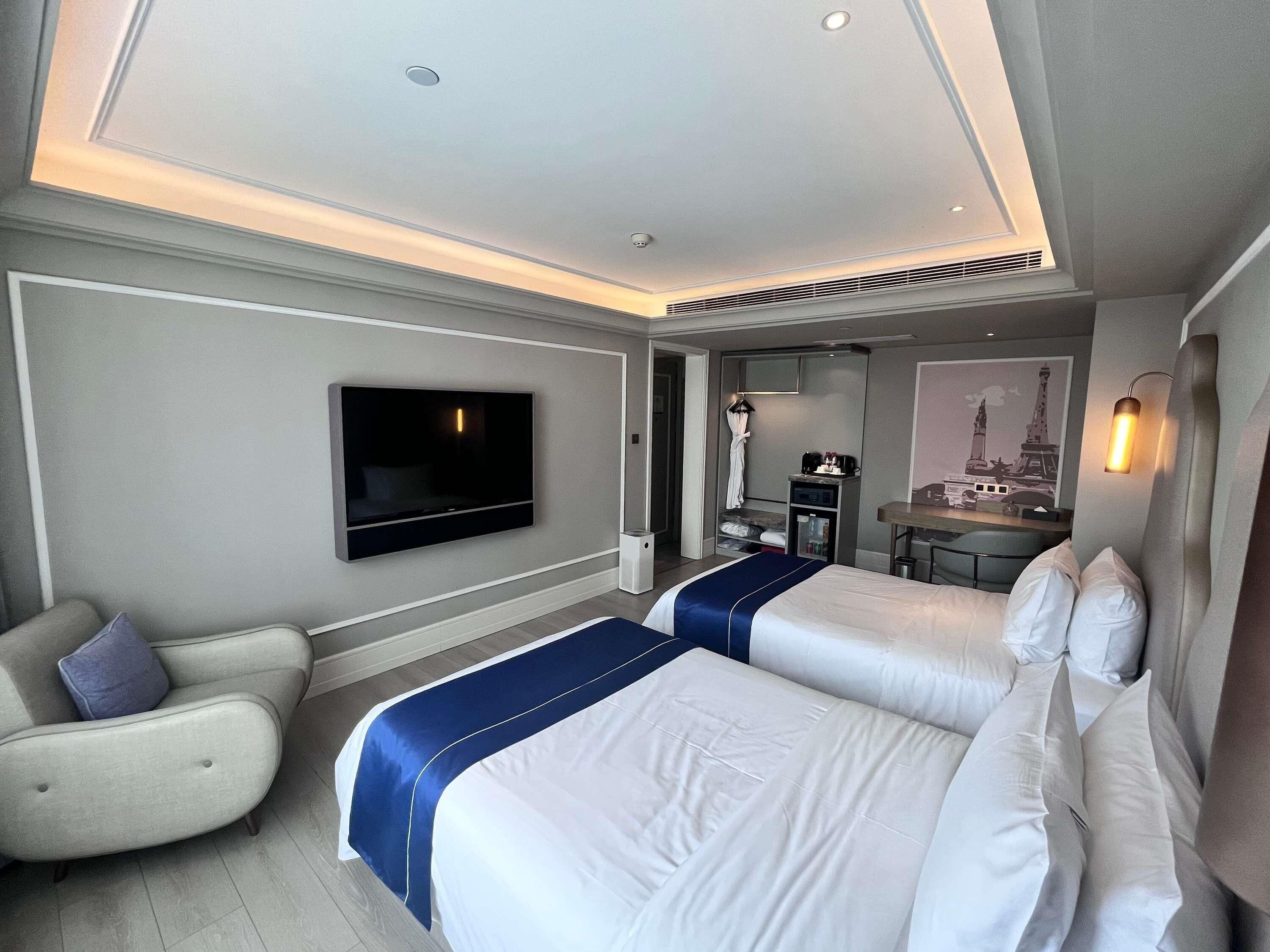 Privilege, Basic Room, 2 Twin Beds, Non Smoking | Down comforters, in-room safe, desk, free WiFi