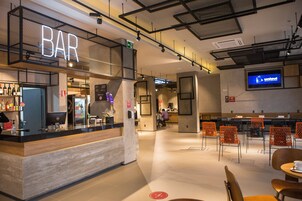 Bar (en la propiedad)