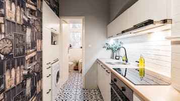 Refrigerador, horno, placa de cocina, lavavajillas