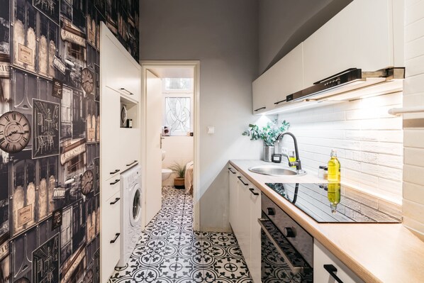 Refrigerador, horno, placa de cocina, lavavajillas