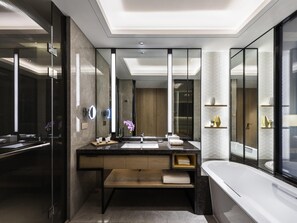 Superior Room, 1 King Bed | Minibar, desk, iron/ironing board, free WiFi