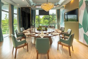 Lunch and dinner served - Grand Mercure Shanghai Lingang (Shanghai)