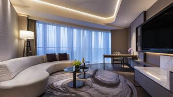 Minibar, desk, iron/ironing board, free WiFi