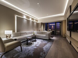 Suite, 1 King Bed (Privilege)
