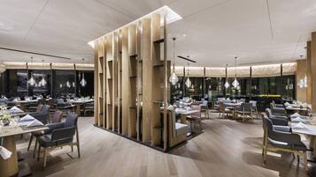 Lunch and dinner served