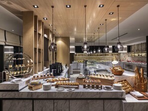 Lunch and dinner served  - Grand Mercure Shanghai Lingang (Shanghai)