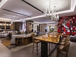 Serves lunch and dinner - Grand Mercure Shanghai Lingang (Shanghai)