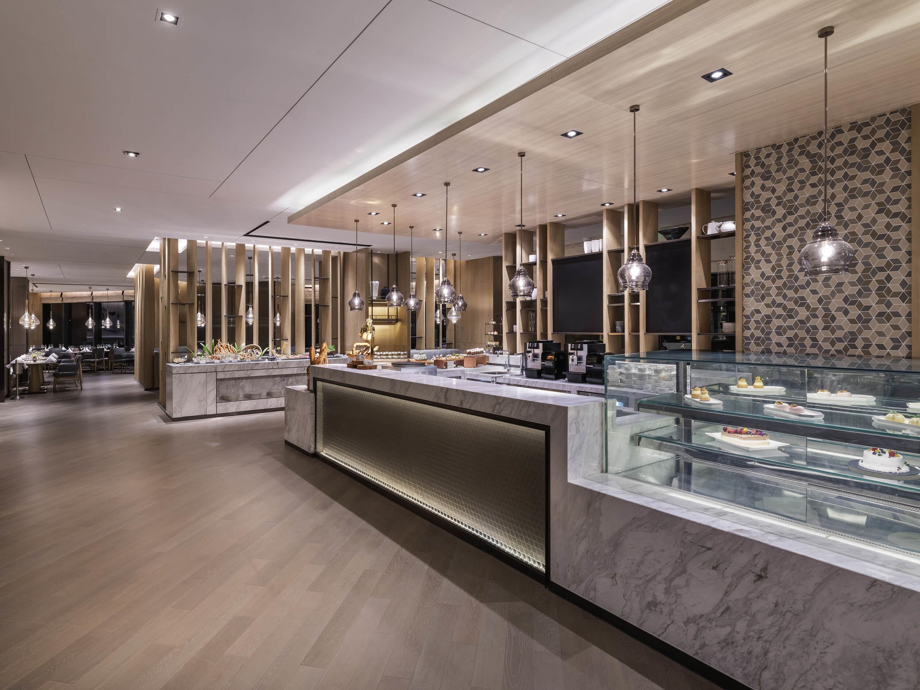 Serveert lunch en diner