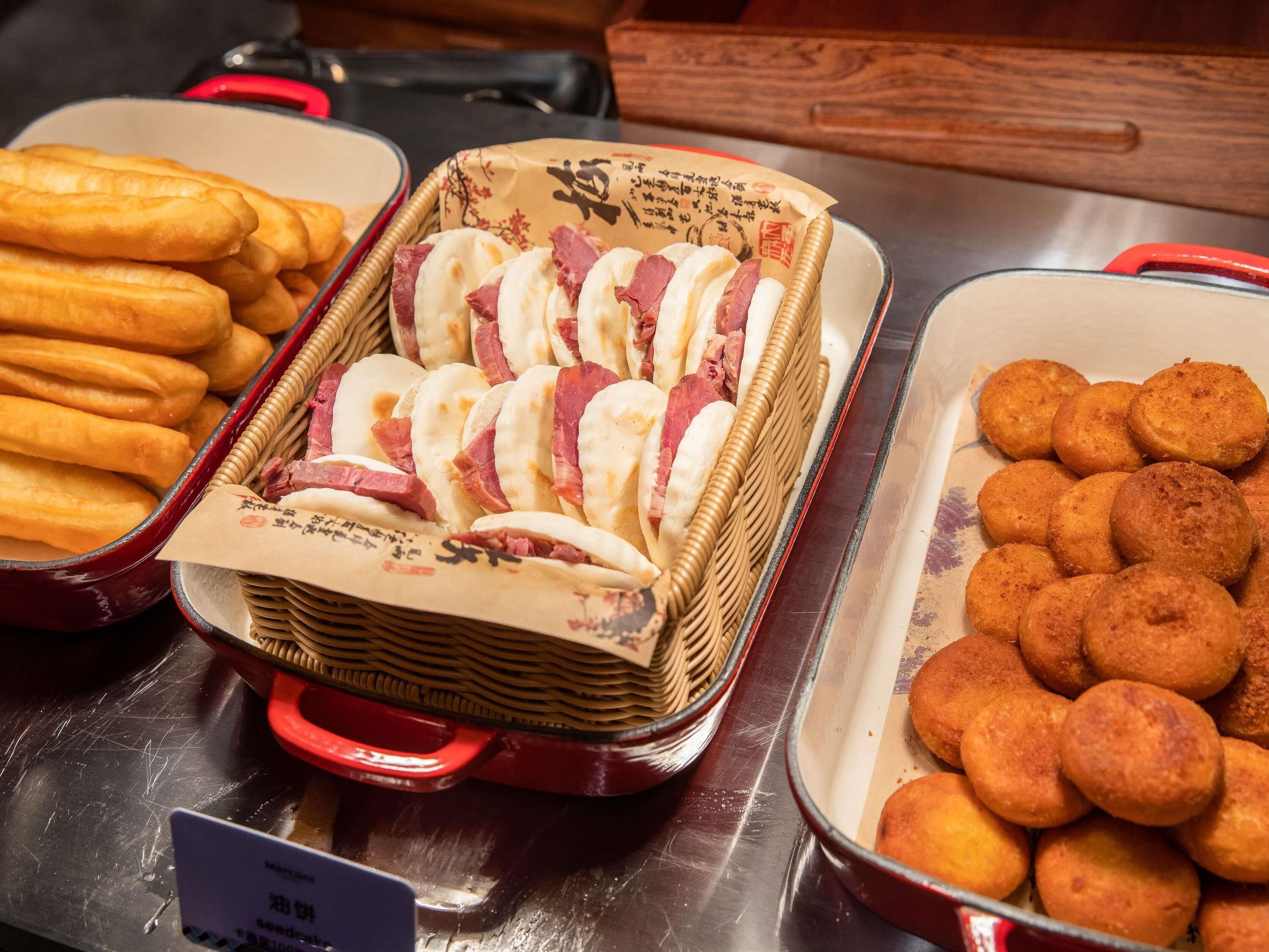 Petit déjeuner servi en supplément