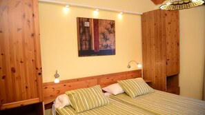 1 bedroom, free WiFi, bed sheets