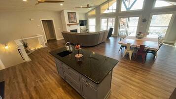 Smart TV, fireplace, DVD player, stereo