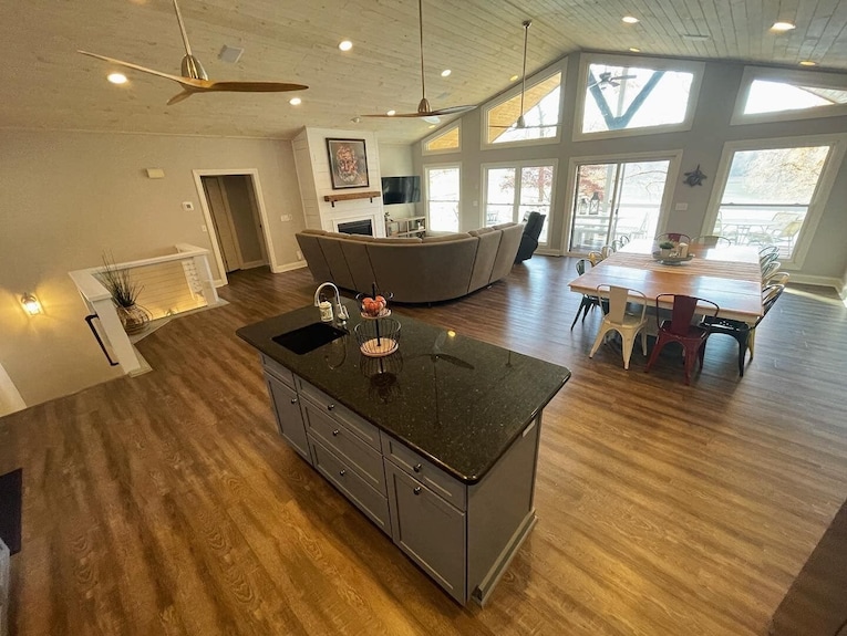 Hemingway Pointe Luxury Lakefront Getaway In Deerfield Resort, Norris Lake - 田納西州