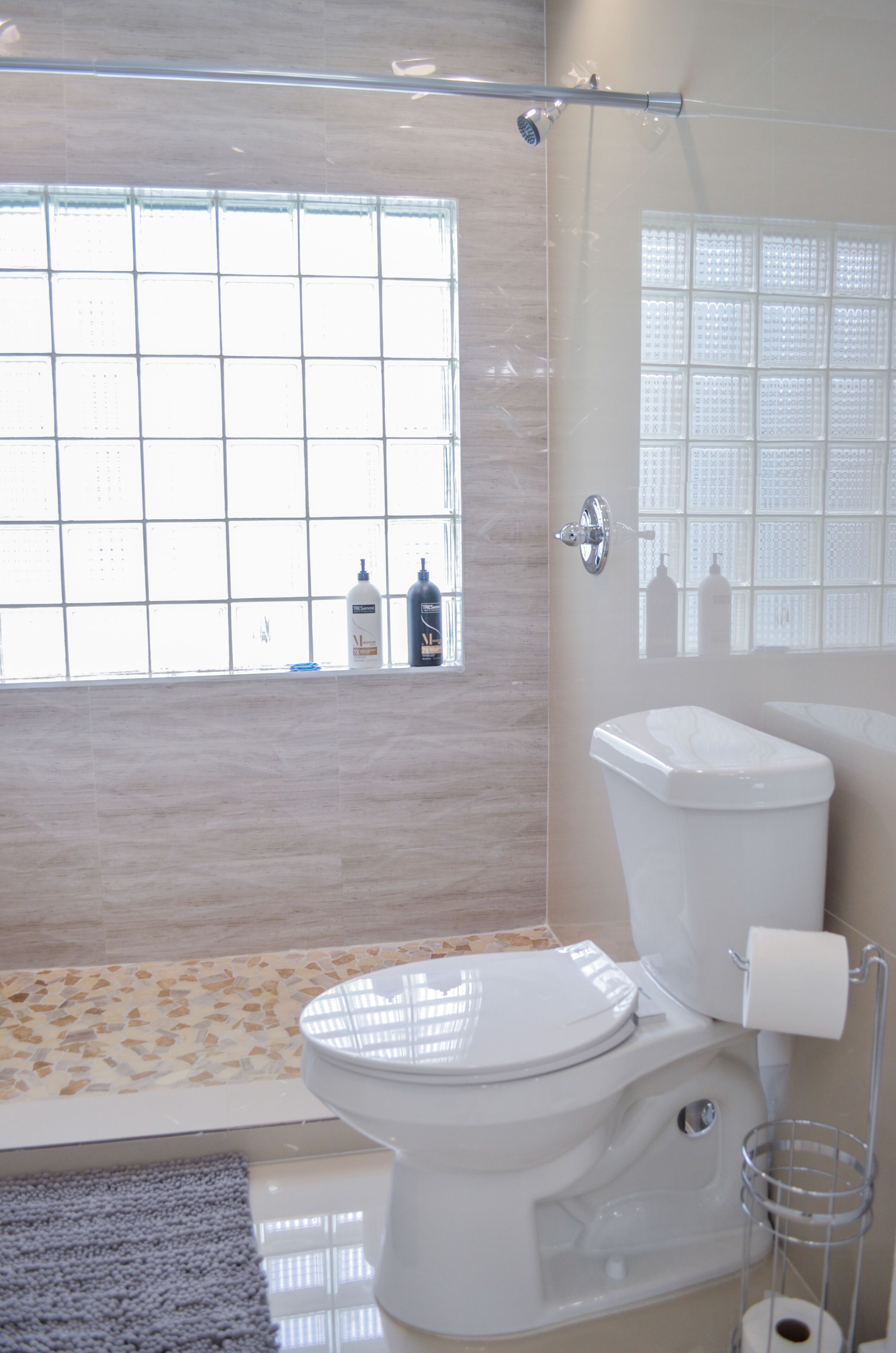 New Miami Townhouse on Lake for Families 3 Bed, 2 Bathroom, 6 Person