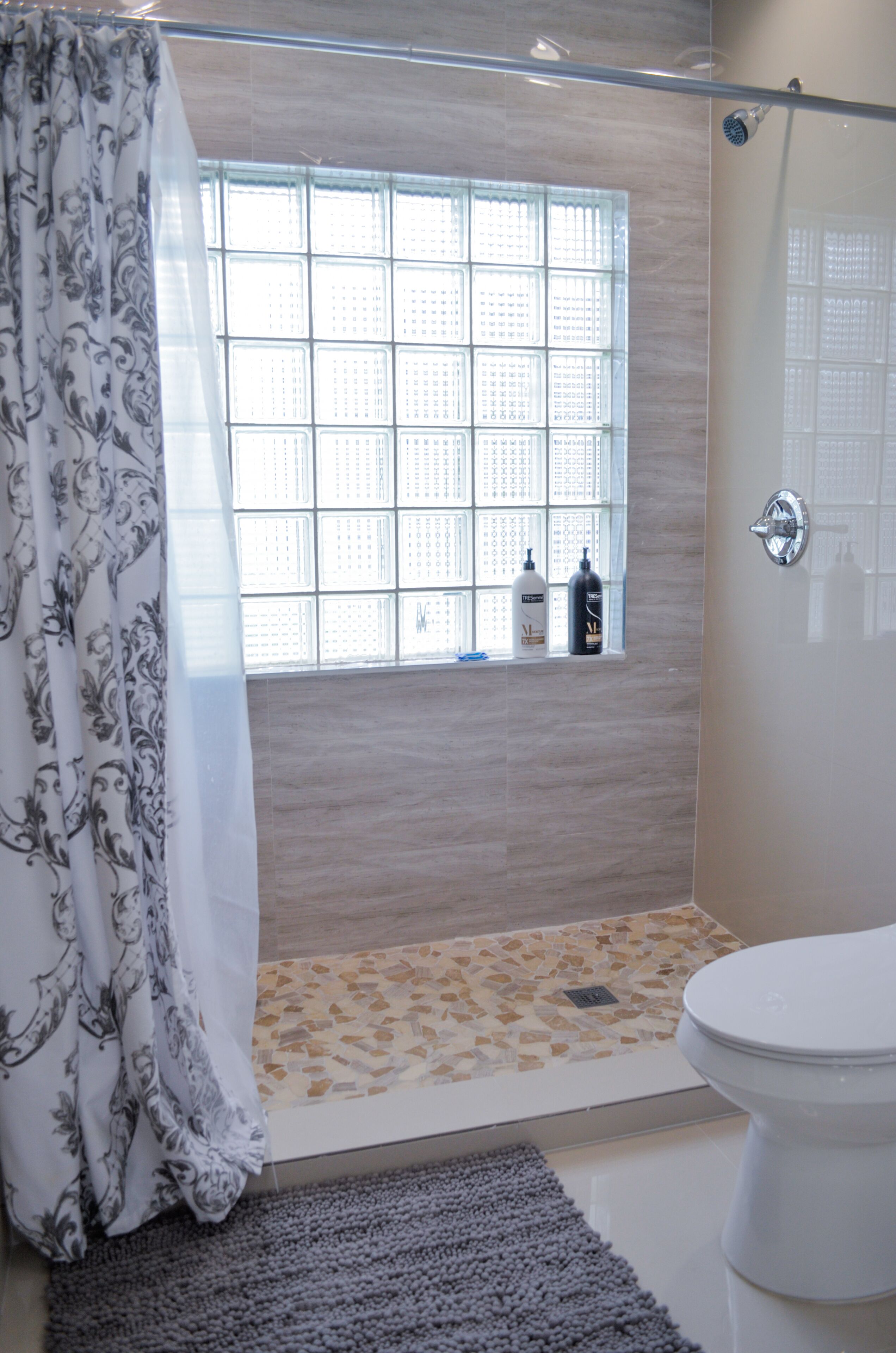 New Miami Townhouse on Lake for Families 3 Bed, 2 Bathroom, 6 Person