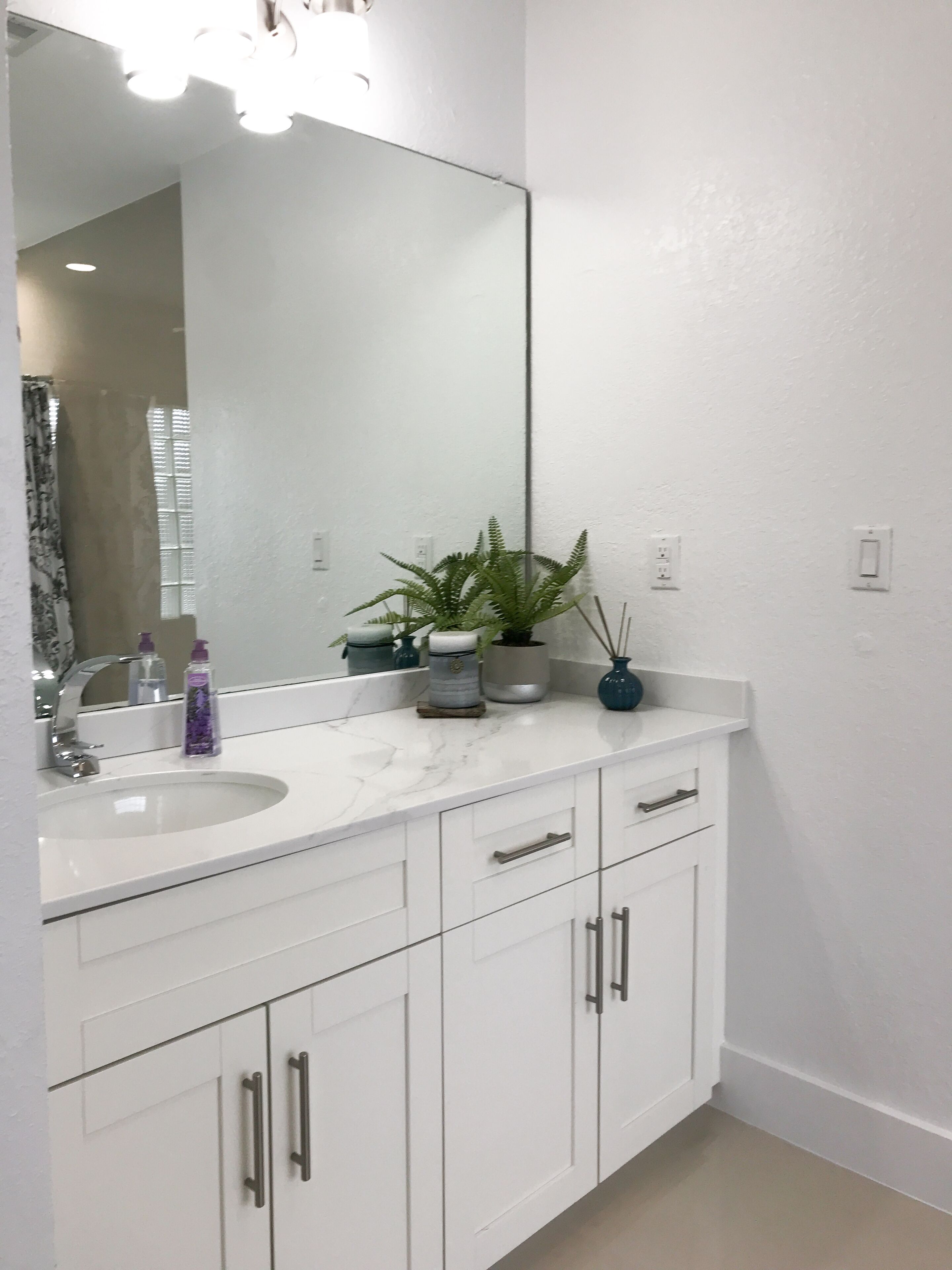 New Miami Townhouse on Lake for Families 3 Bed, 2 Bathroom, 6 Person