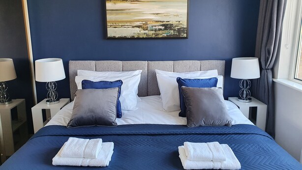 Nhà, phòng tắm riêng (3 Bed)