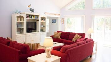 Fripp Island - Paradise Found | Living room | Flat-screen TV, DVD player
