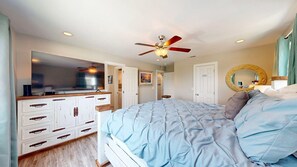 2 bedrooms, free WiFi, bed sheets - 2nd Floor, Pet Friendly, Close to Marina and Ferry, Golf Cart Access (Port Aransas)
