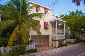 Rumah, Beberapa Tempat Tidur (Nautical Wheeler) | Eksterior