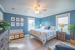 4 bedrooms, iron/ironing board, travel crib, free WiFi