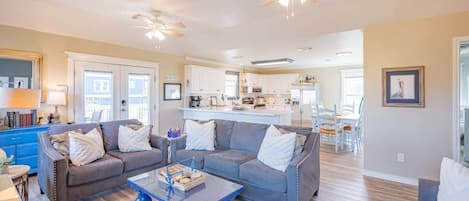 Älytelevisio, videopelejä, kirjoja