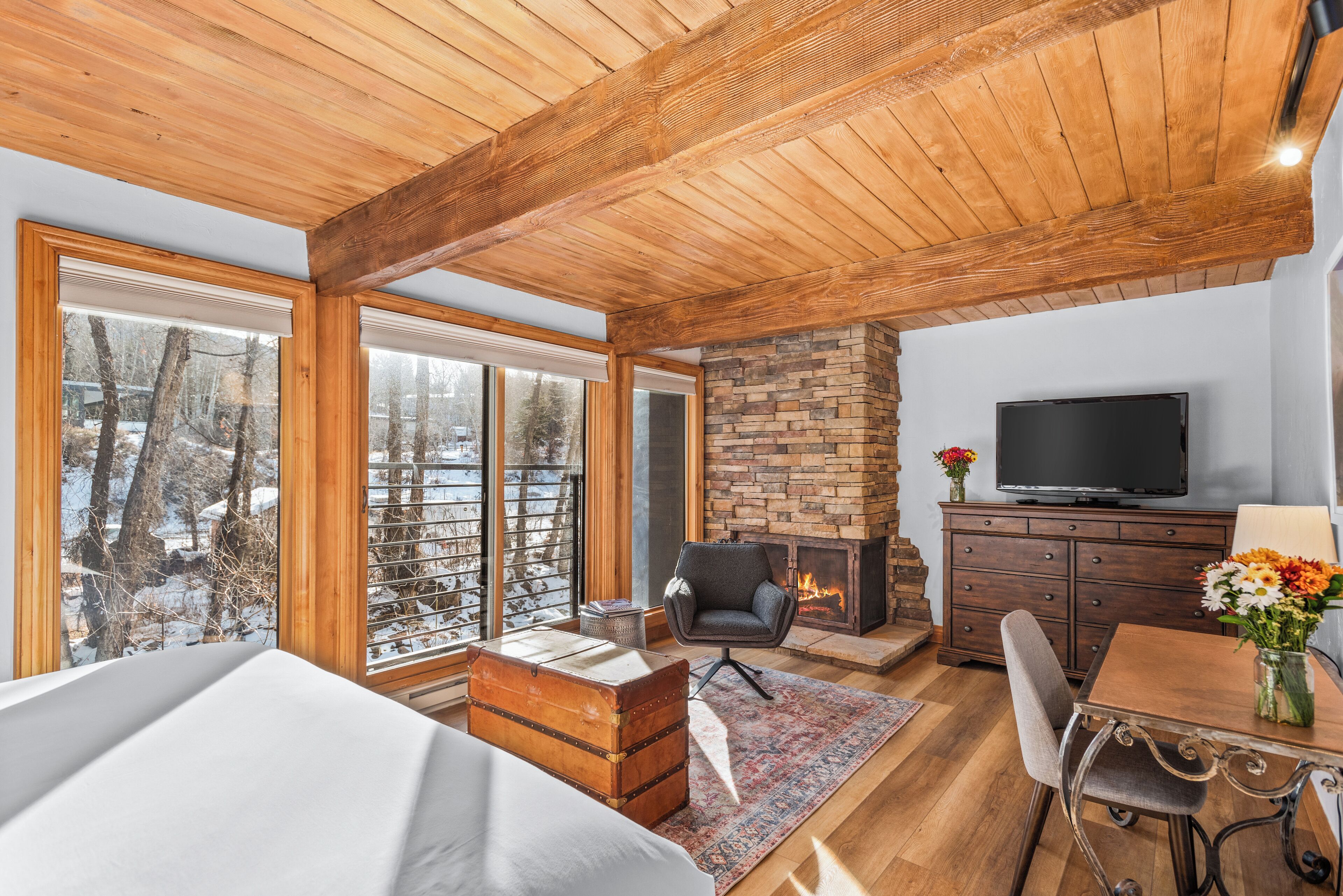 3 bedrooms, desk, free WiFi, bed sheets