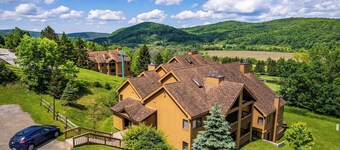 SnowPine Condo, Sleeps 6, King Bed, Patio