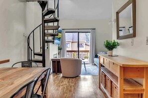 TV, fireplace - Ski-in/out Condo, King Bed + Fireplace (Ellicottville)