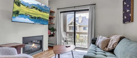 TV, fireplace