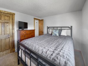 4 habitaciones, tabla de planchar con plancha y wifi gratis 