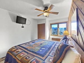 2 Schlafzimmer, BĂŒgeleisen/BĂŒgelbrett, kostenloses WLAN, BettwĂ€sche