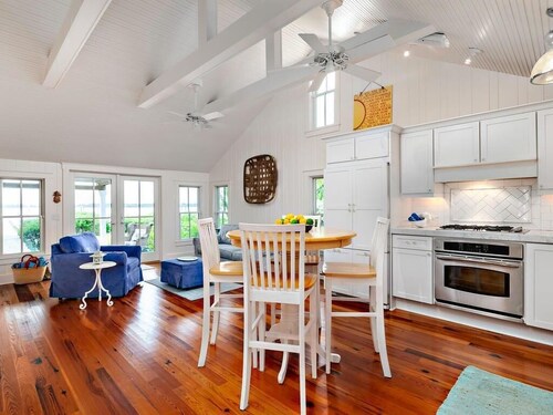 Private historical completely renovated cottage with  60 ft dock on Sarasota Bay
