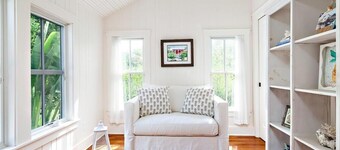 Private historical completely renovated cottage with 60 ft dock on Sarasota Bay