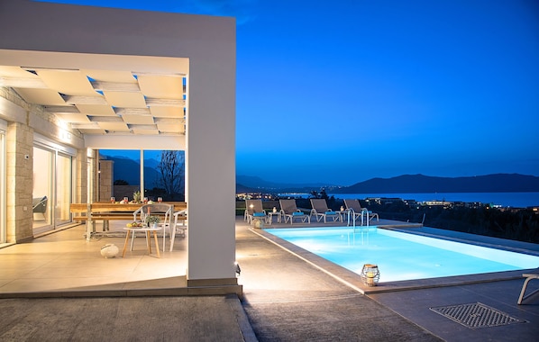 Piscine extérieure, piscine chauffée