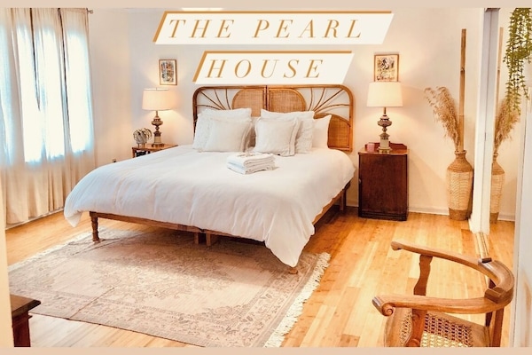 3 makuuhuonetta, silitysrauta/-lauta, vauvan matkasänky, Wi-Fi