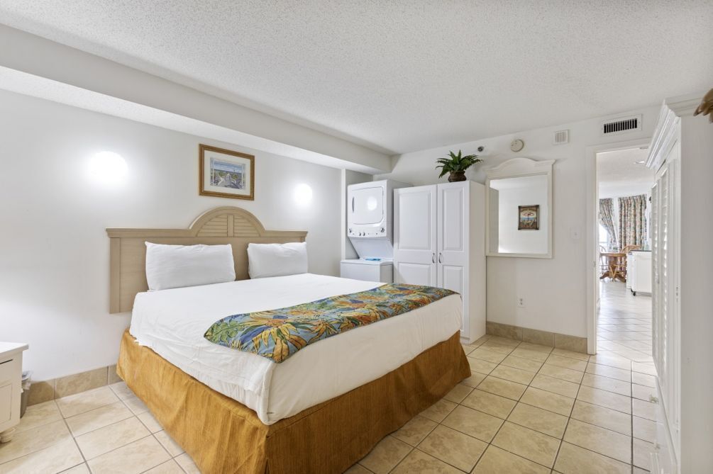 📢 Snowbirds Monthly Discounts Atlantica Resort Oceanfront Views 🏊 Pool 🏊