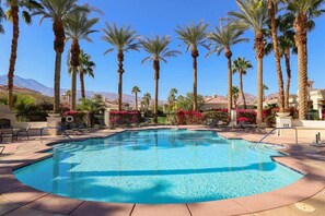 Pool - Casa La Paz Getaway – Private Spa & BBQ,  Pool 2br (La Quinta)
