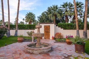 Maison (Maison du Soleil) | Enceinte de l’hébergement