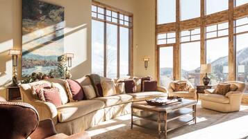 Rumah (King's Estate) | Eksterior