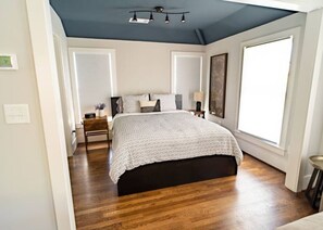 1 bedroom, desk, iron/ironing board, WiFi