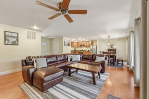 Smart TV, fireplace, computer monitors