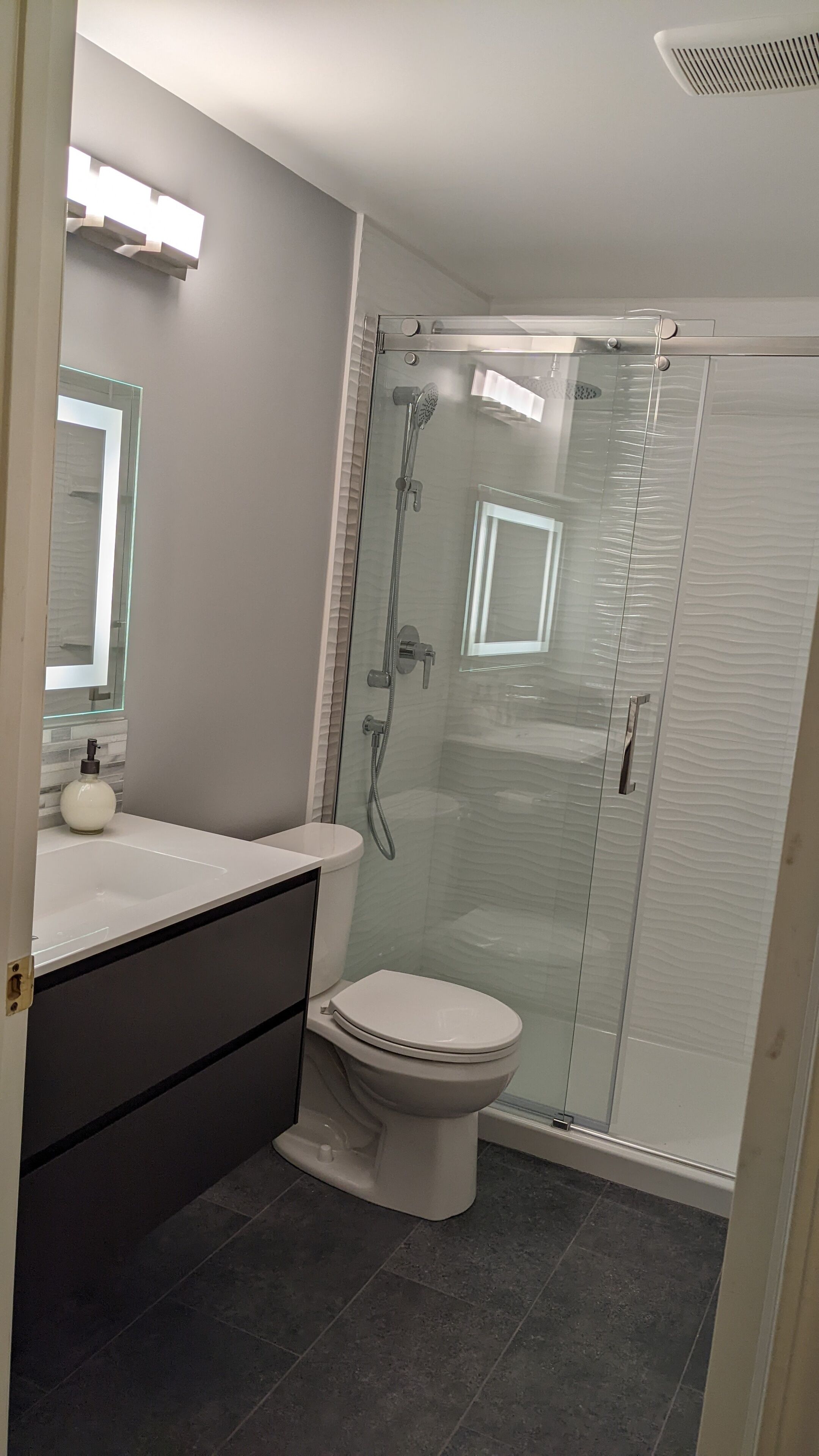 OUT OF BOUNDS - 2Bed/1bath condo near Banff Park Gate