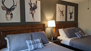 2 habitaciones, tabla de planchar con plancha y cuna de viaje