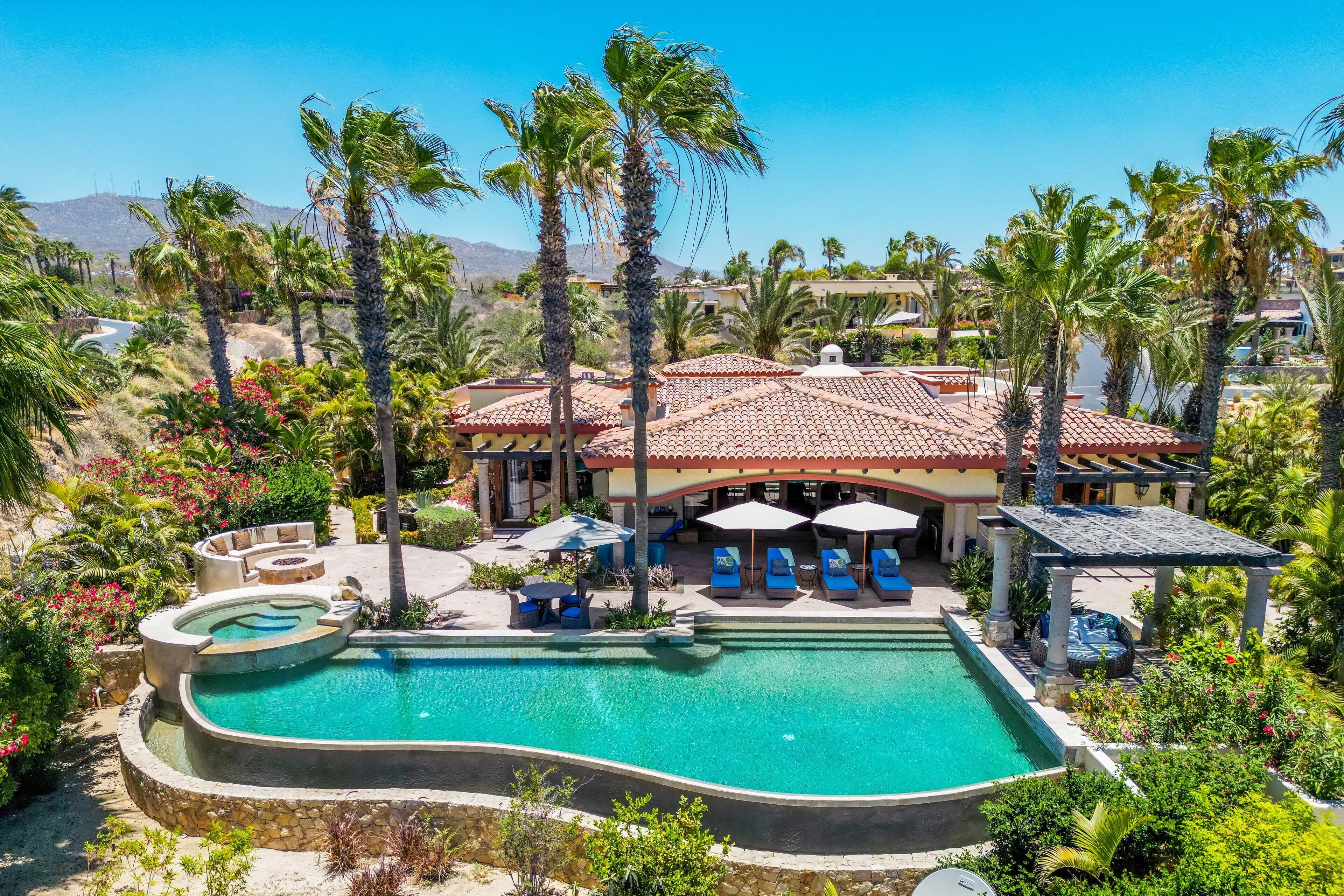 New Listing! 5 Stars House for a Relaxing Getaway and Amazing Views!