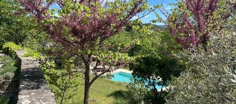 Le Mas Saint Joseph 19ème Siècle à1 km du Village de Roussillon Face au Luberon