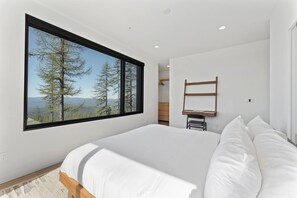 4 bedrooms, desk, iron/ironing board, travel crib - @HouseonGlacier - Modern Ski-in, Ski-Out Chalet with Private Hot Tub & View (Whitefish)