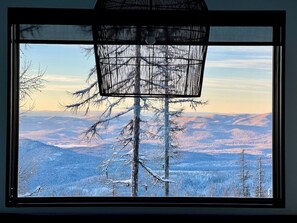 Interior - @HouseonGlacier - Modern Ski-in, Ski-Out Chalet with Private Hot Tub & View (Whitefish)