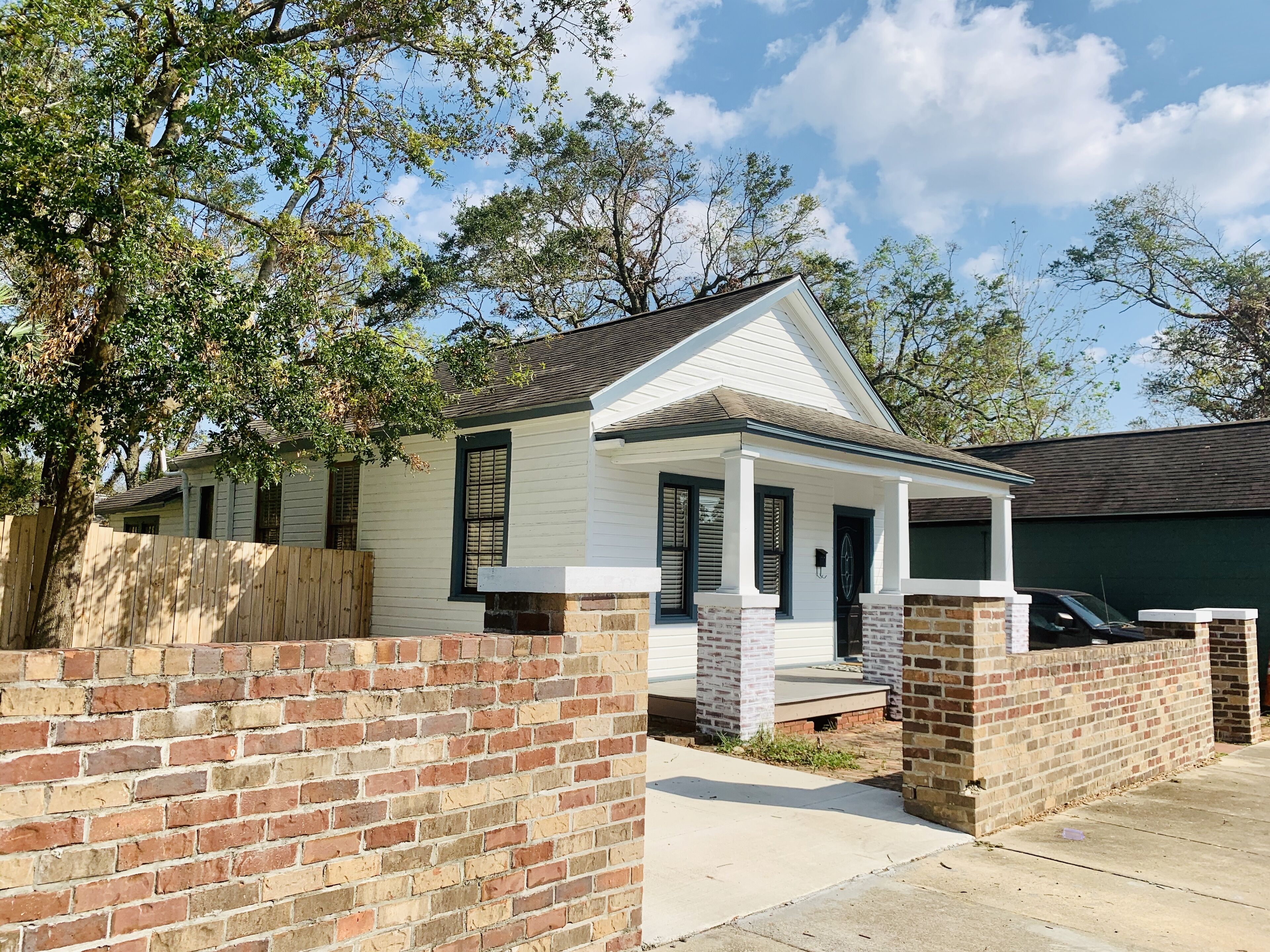 Pet Friendly 2/1.5 in the Heart of Historic Pensacola